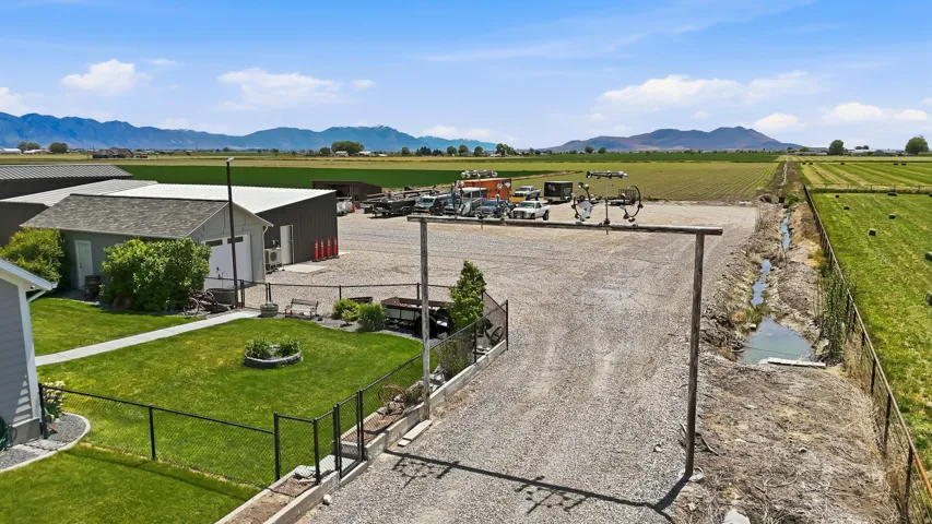 10195 W 11600 N, Bothwell, Utah 84337
