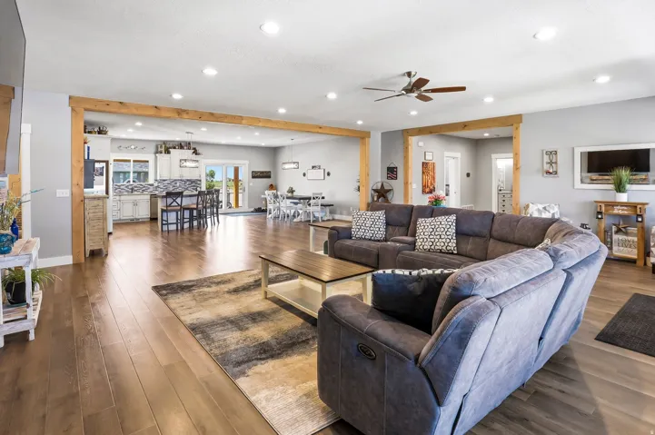 10195 W 11600 N, Bothwell, Utah 84337