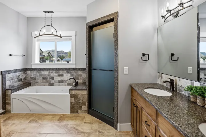 10195 W 11600 N, Bothwell, Utah 84337