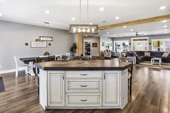 10195 W 11600 N, Bothwell, Utah 84337