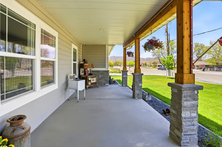 10195 W 11600 N, Bothwell, Utah 84337