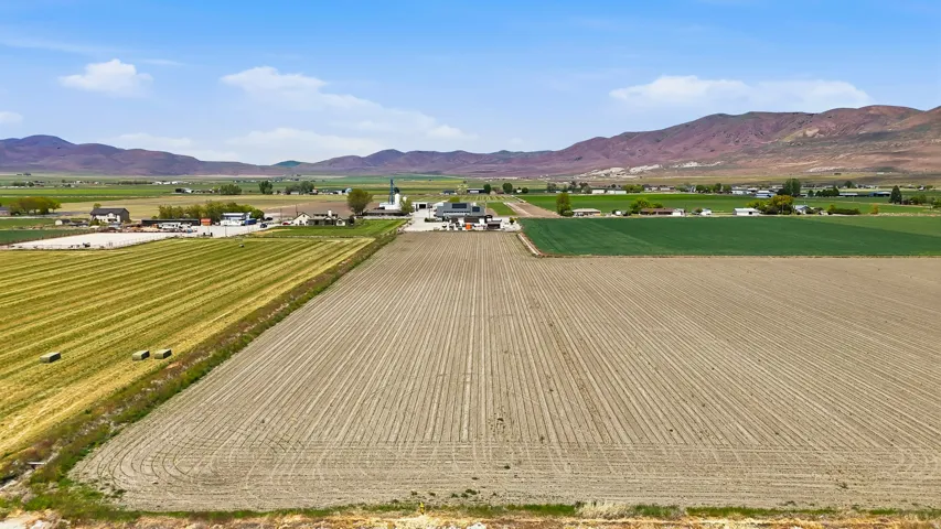 10195 W 11600 N, Bothwell, Utah 84337