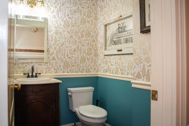 Powder room