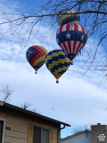 Hot Air Balloon Fest viewable from front yard of the property.