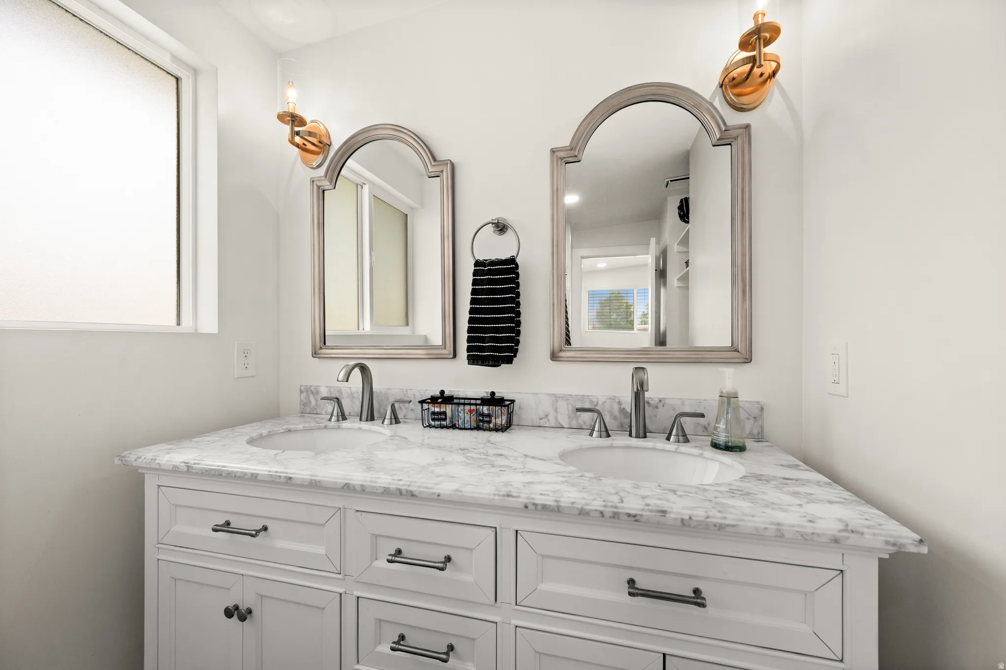 Main Bathroom, Double Sink