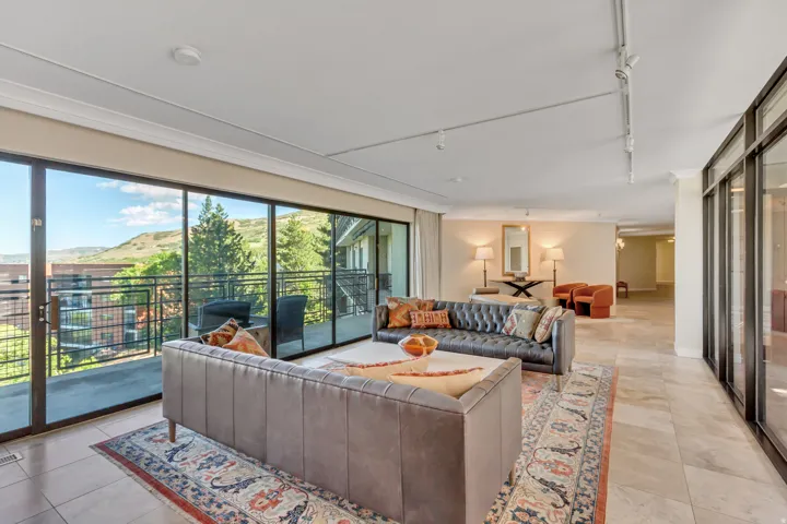 900 S Donner Way #408, Salt Lake City, Utah 84108