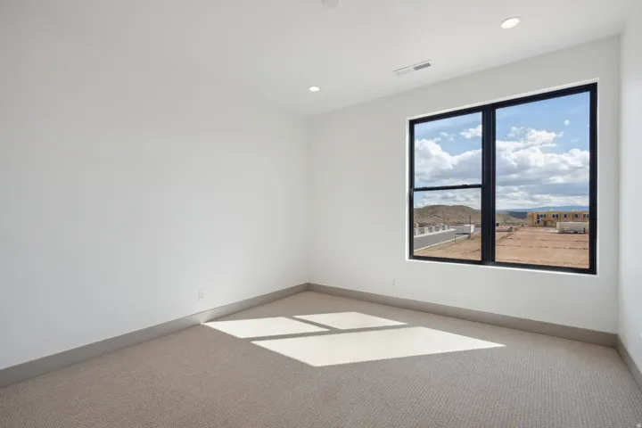 *Photo of similar unit*