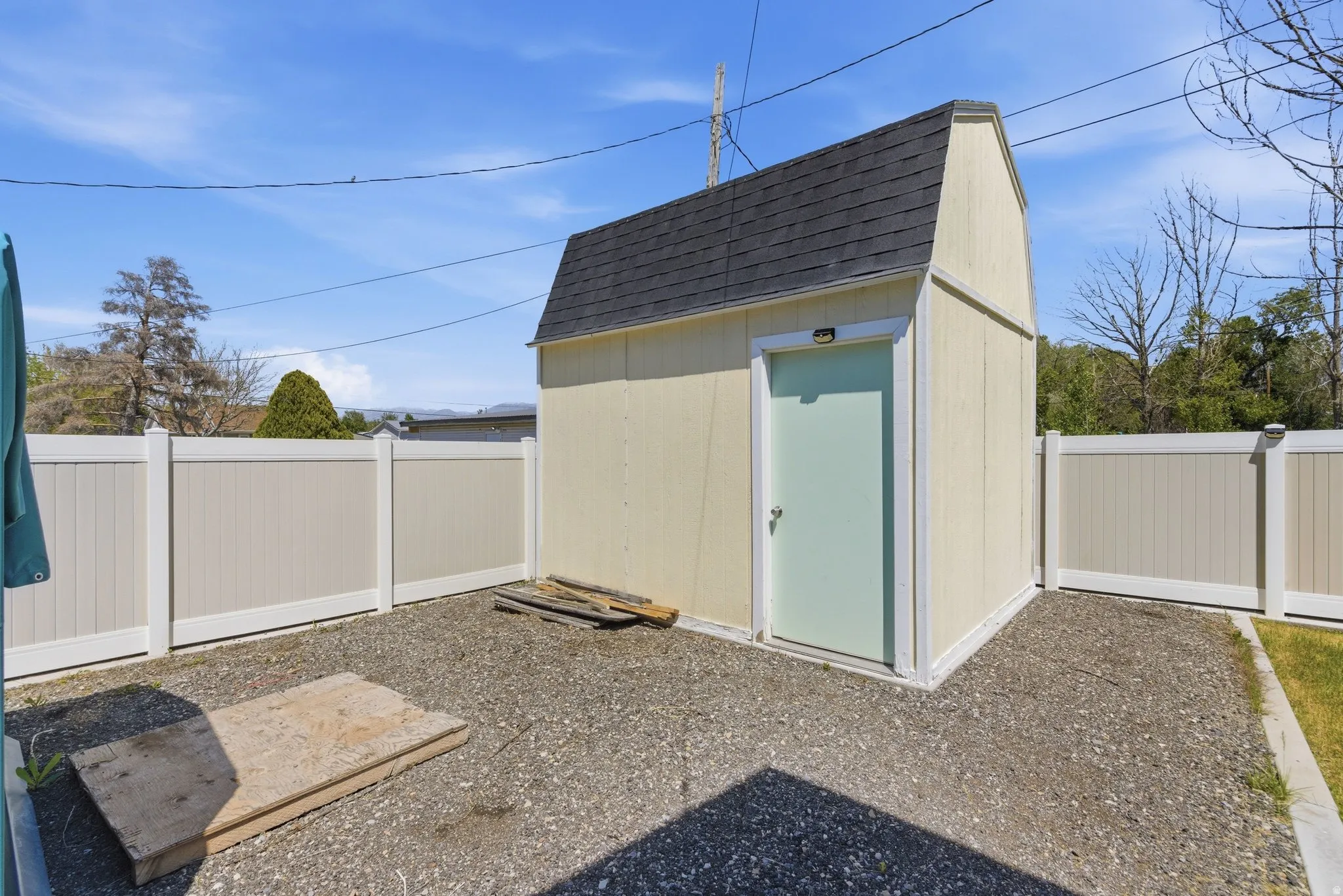 Outdoor structure