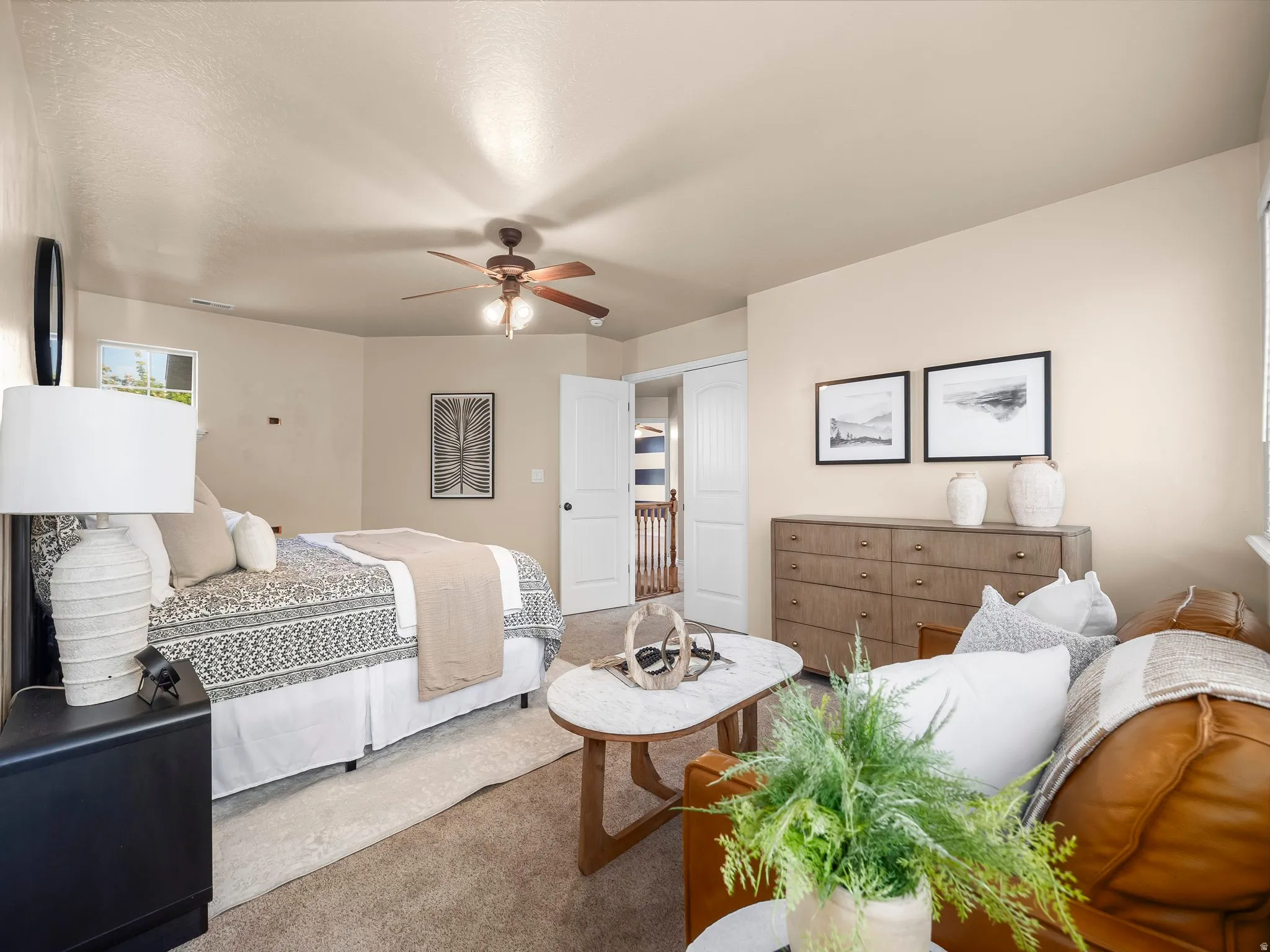 Principal bedroom.