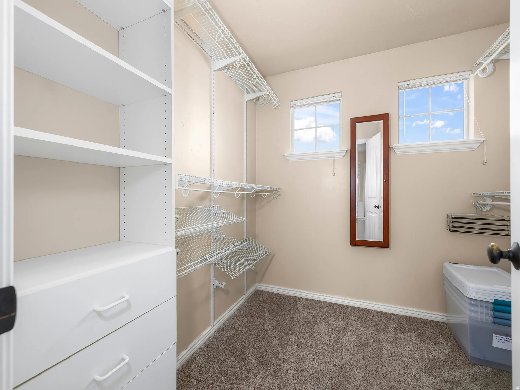 Principal bedroom.