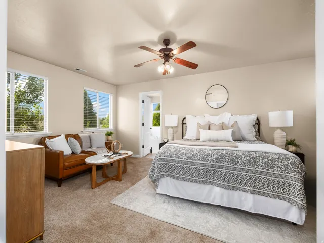 Principal bedroom.