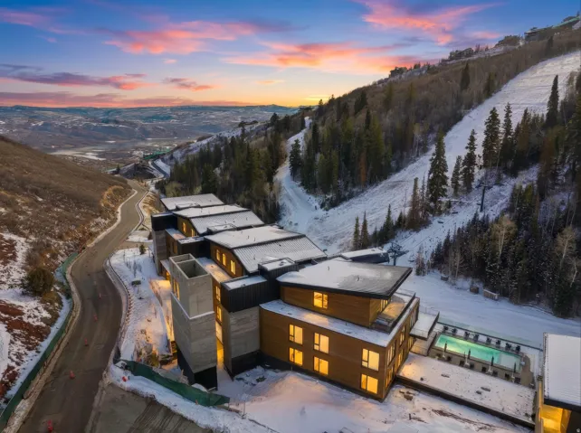 Snowy aerial view with a mountain view