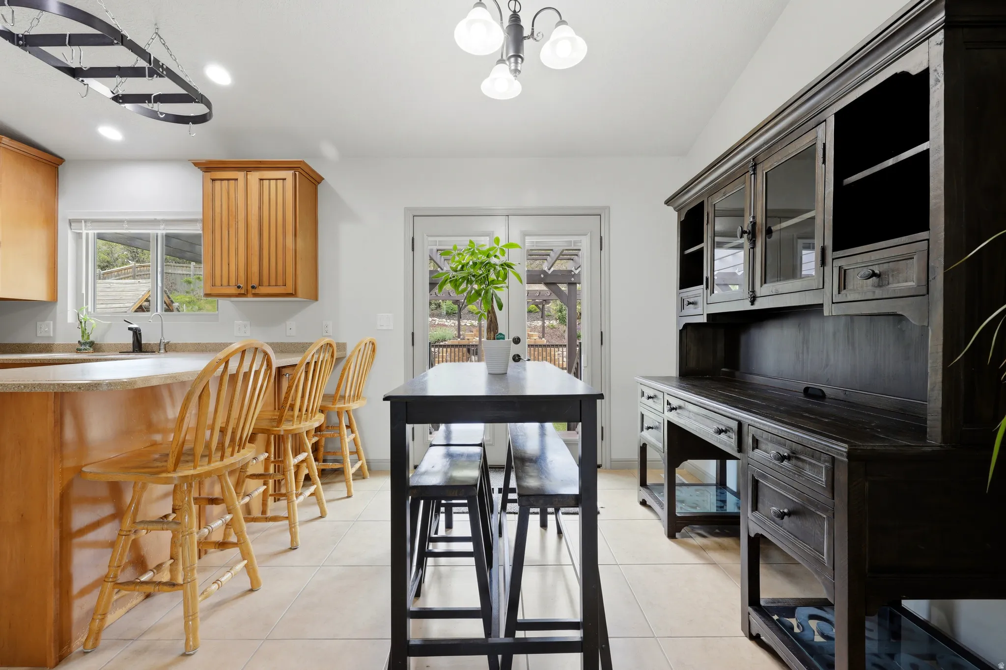 Dining area and breakfast bar