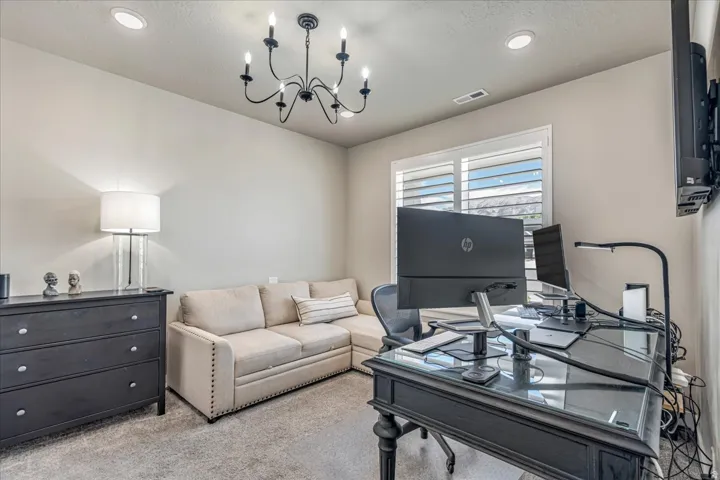 Convenient office/bedroom near the front door