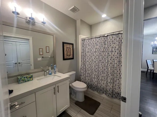 Main Full Bath