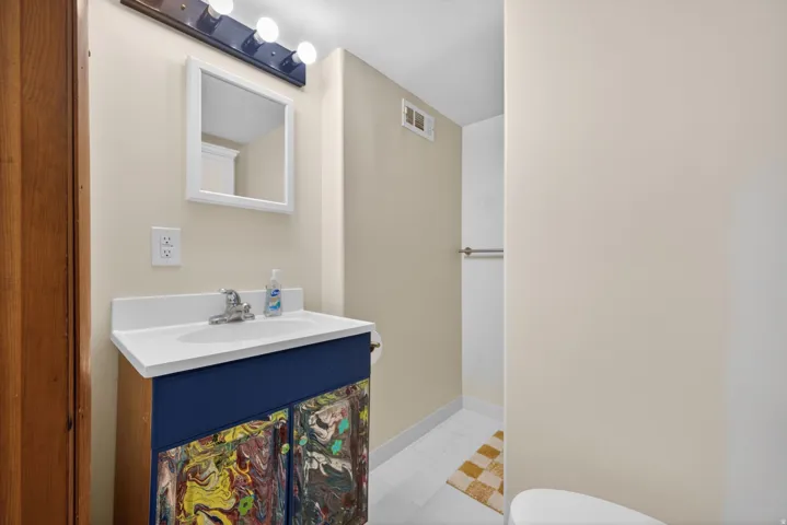 3/4 bath down