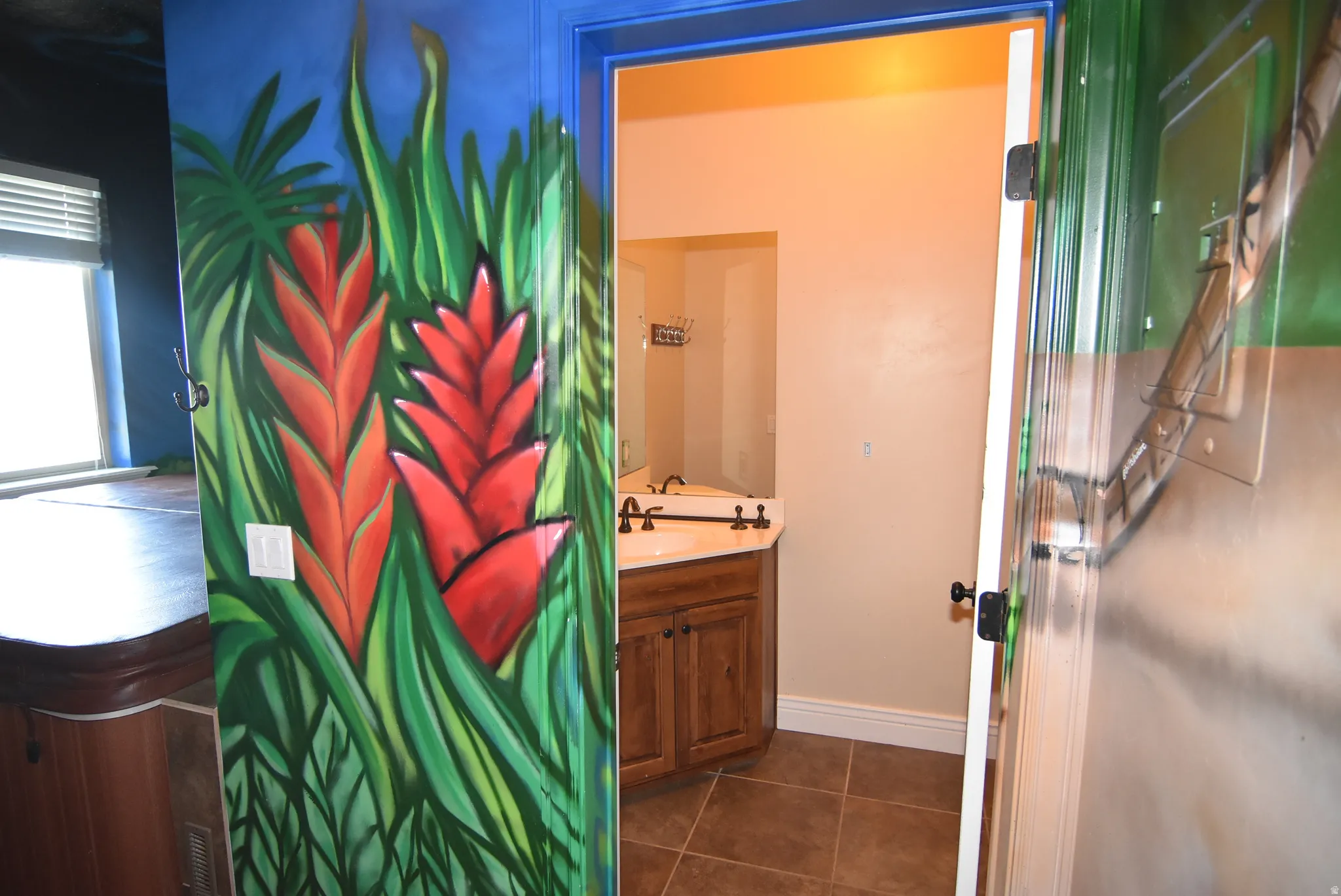 1/2 bath in spa room