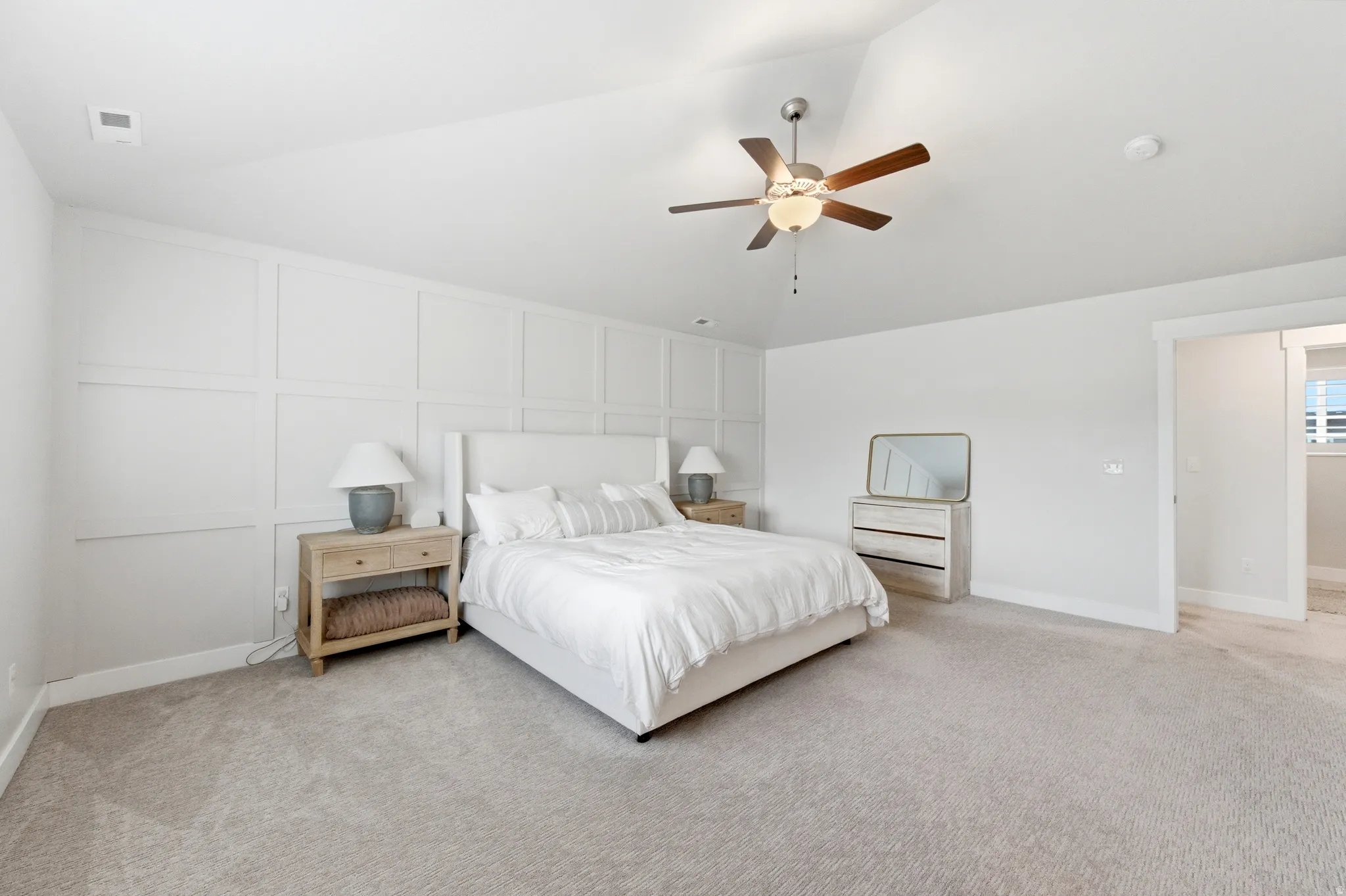 Vaulted ceilings!