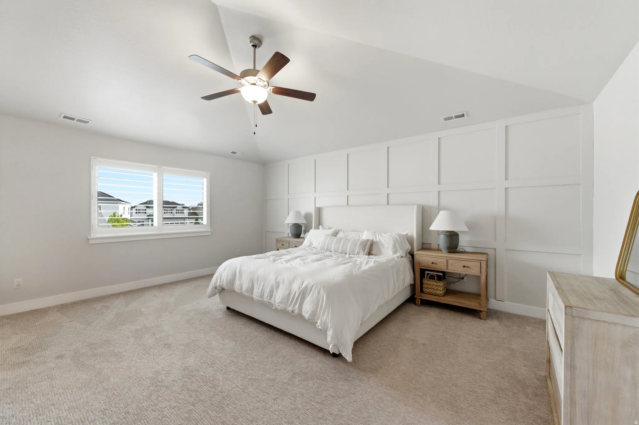 Vaulted ceilings!