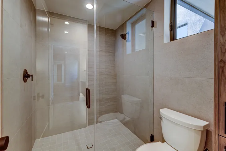 4th bathroom