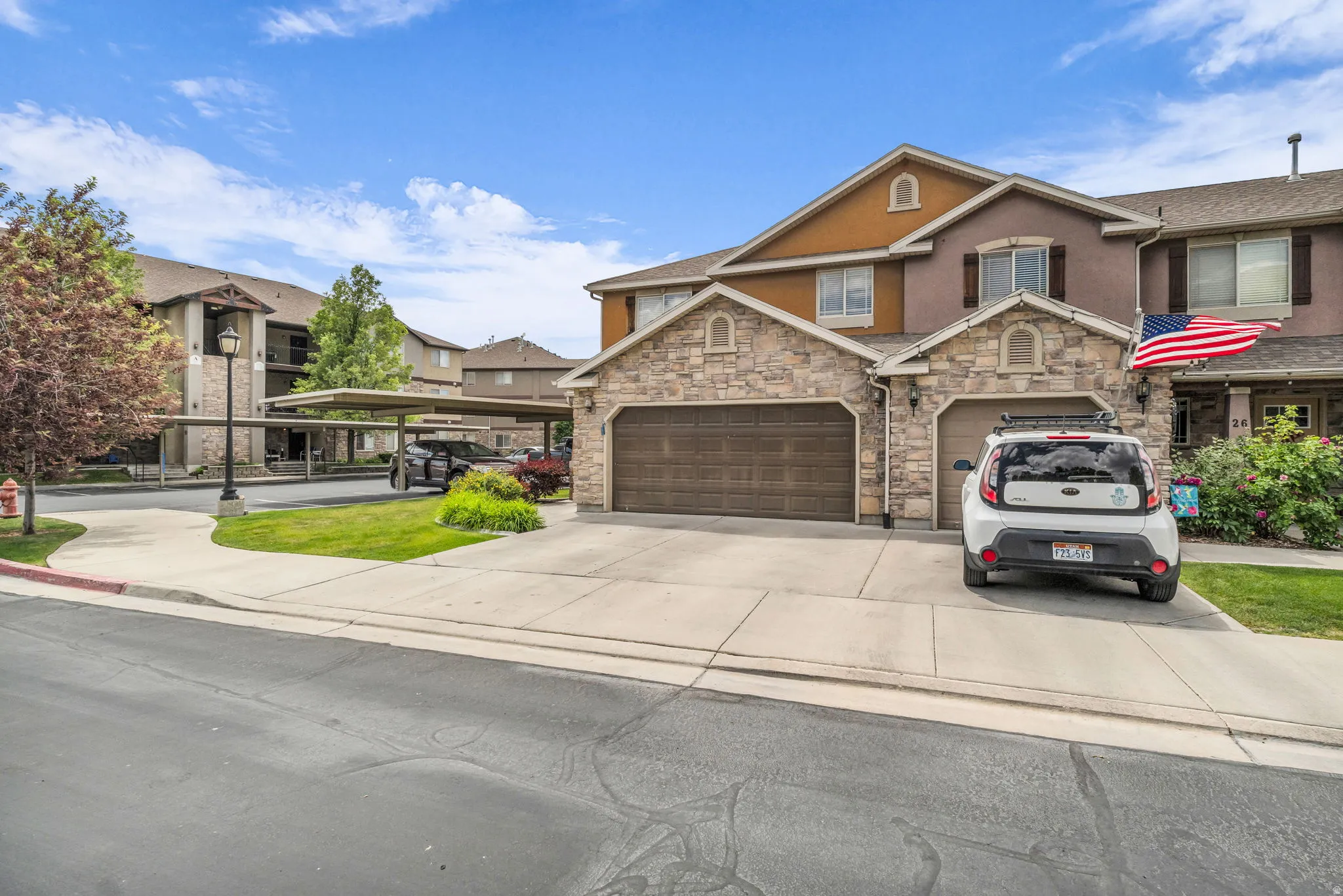 This well-maintained 3-bedroom, 2.5-bath home features an open-concept main level, spacious living area, and abundant natural light.