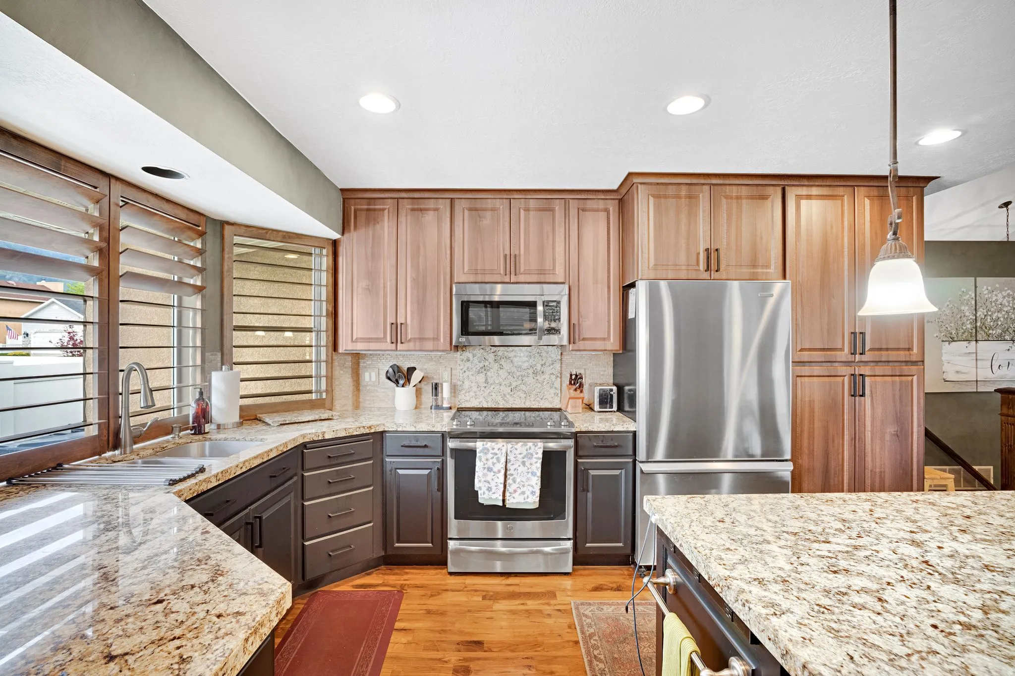 New quality cabinet fronts installed in January of 2026. Under cabinet lighting.
