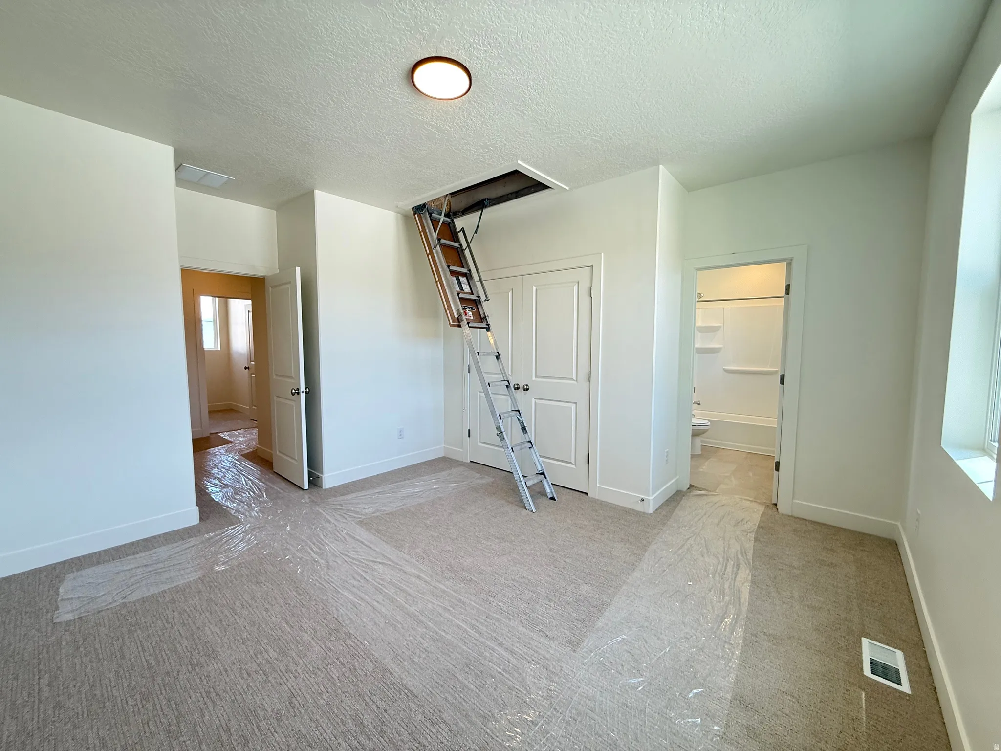 Secondary En-Suite