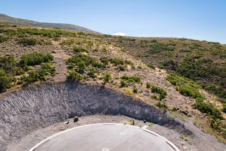 Bird's eye view of a mountainous background