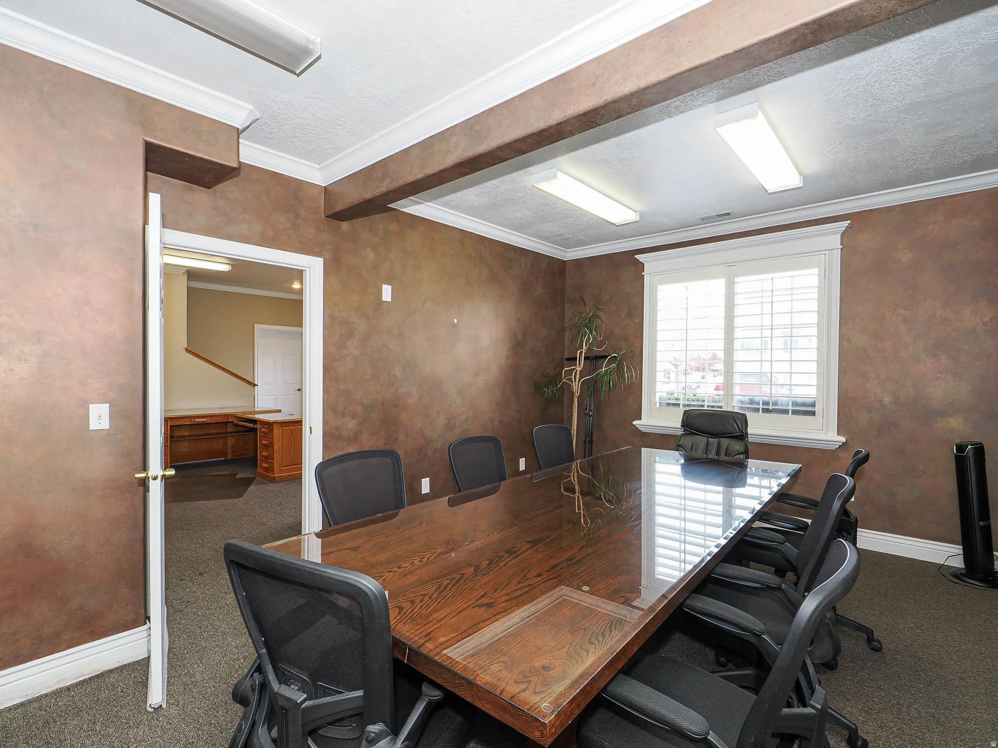 Office with ornamental molding