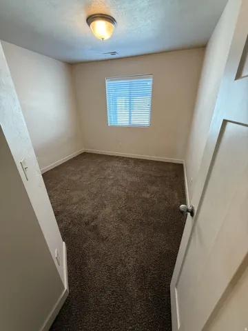 756-Empty room