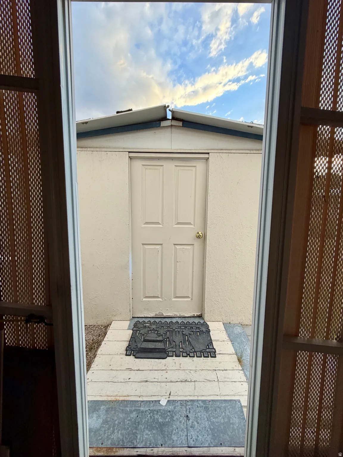 Exterior shed