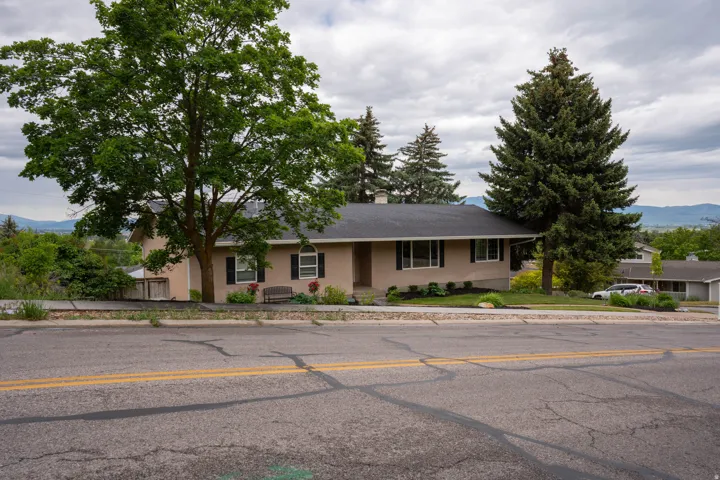 Beautiful home and a neighborhood.
