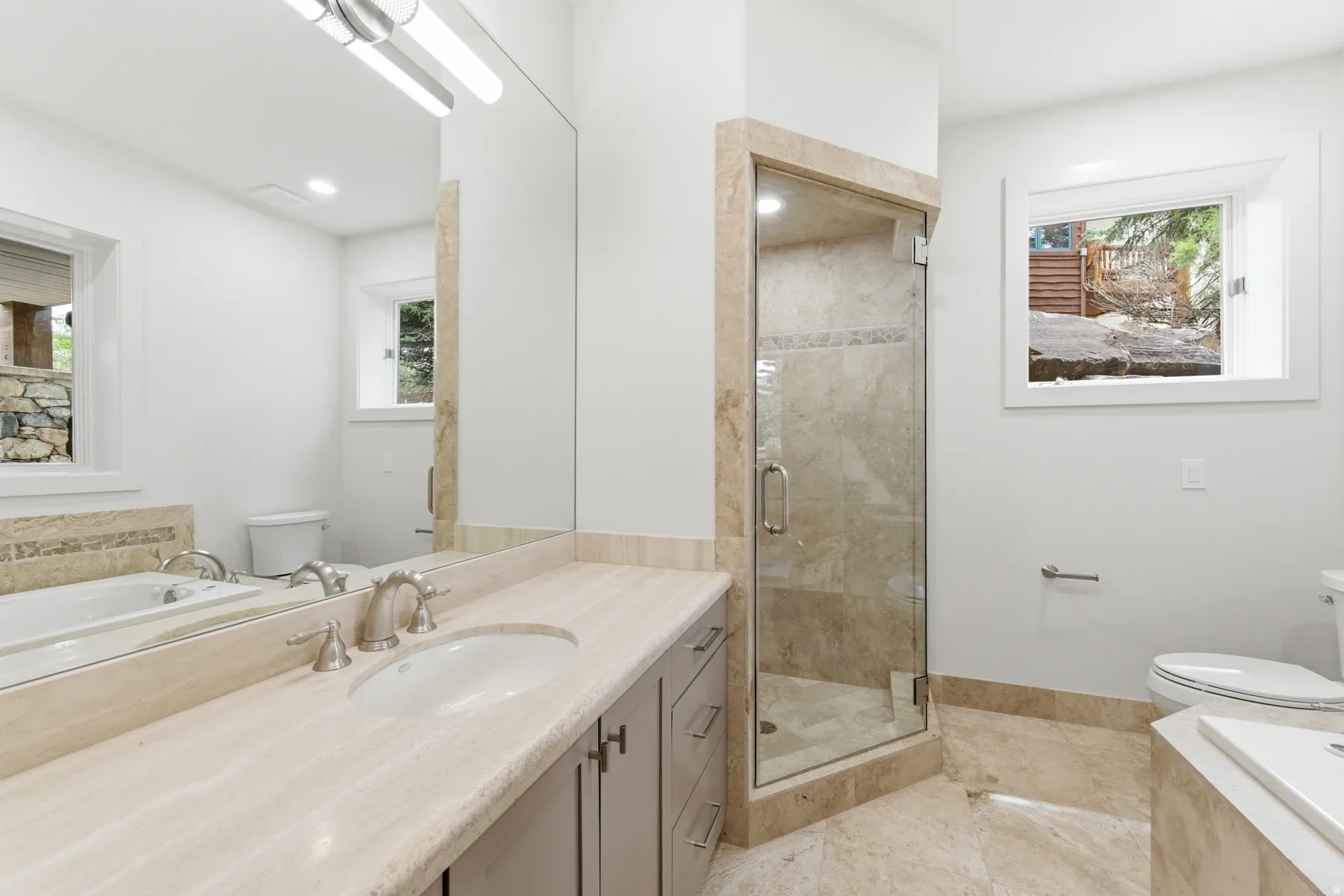 #4 Guest Suite Bathroom