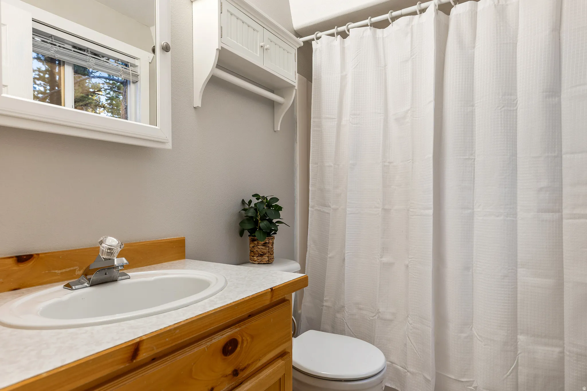 Main-Floor Full Bathroom