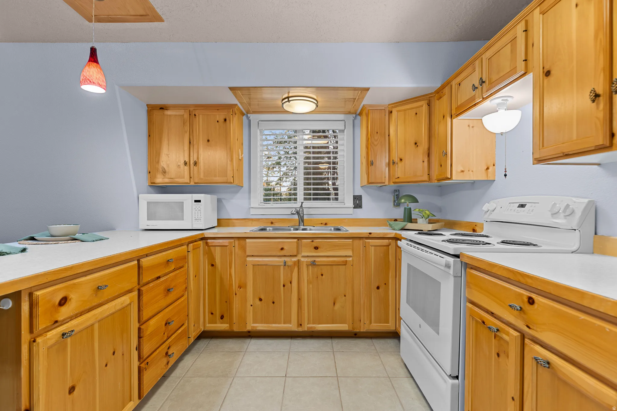 Kitchen — Range & Counter Space