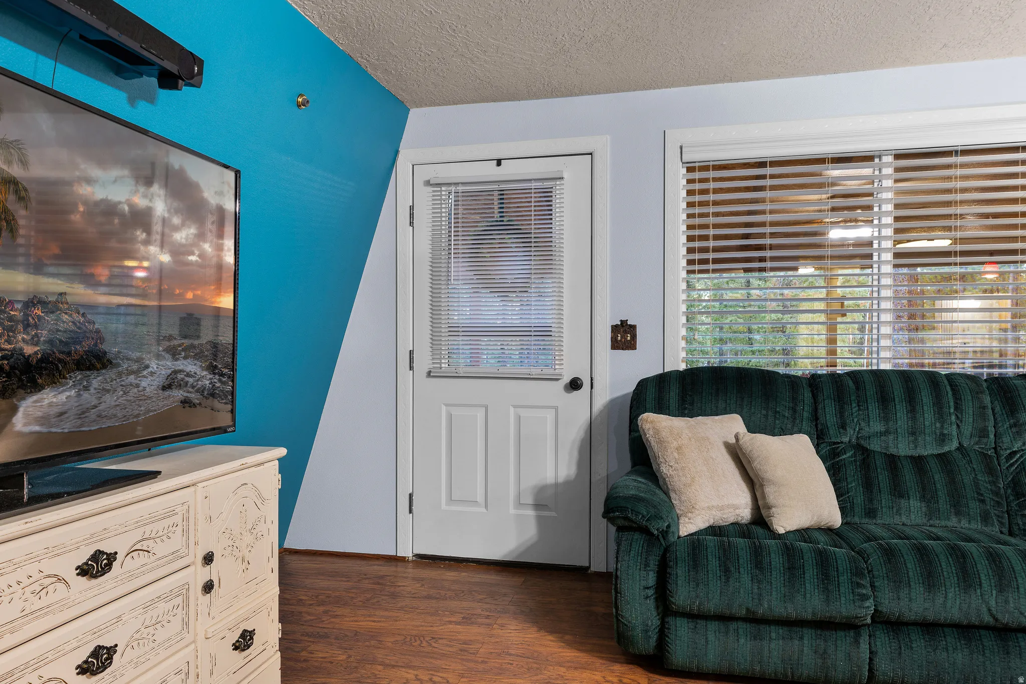 Step Inside to Easy Cabin Living