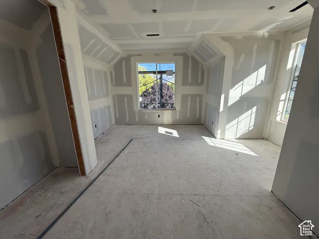 Vaulted ceiling with recessed lighting