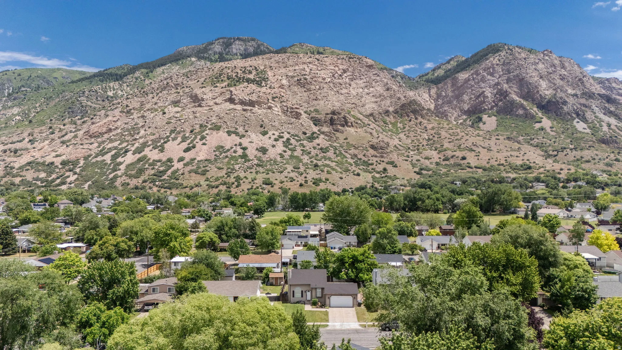 Mountain hiking & biking trails close by