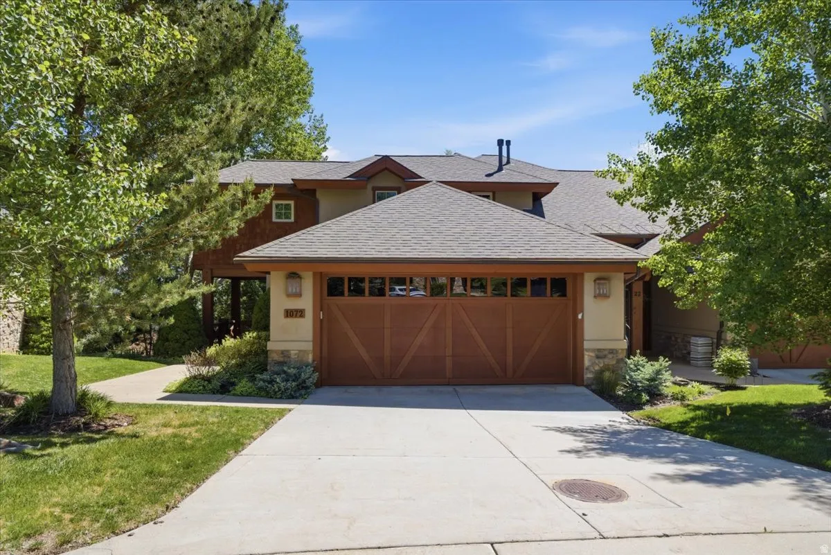 Exterior view of the garage