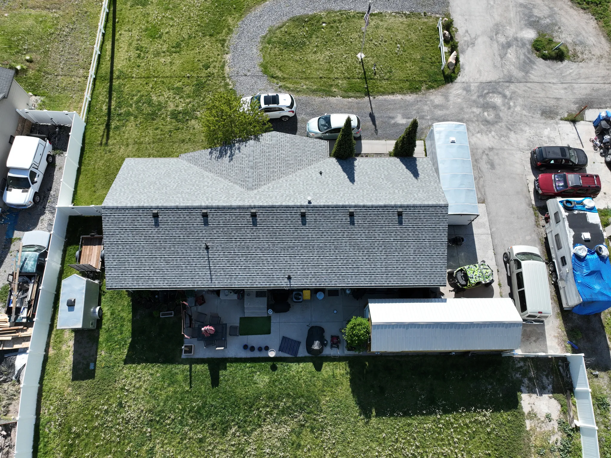 Gable roof structure with gray asphalt shingles