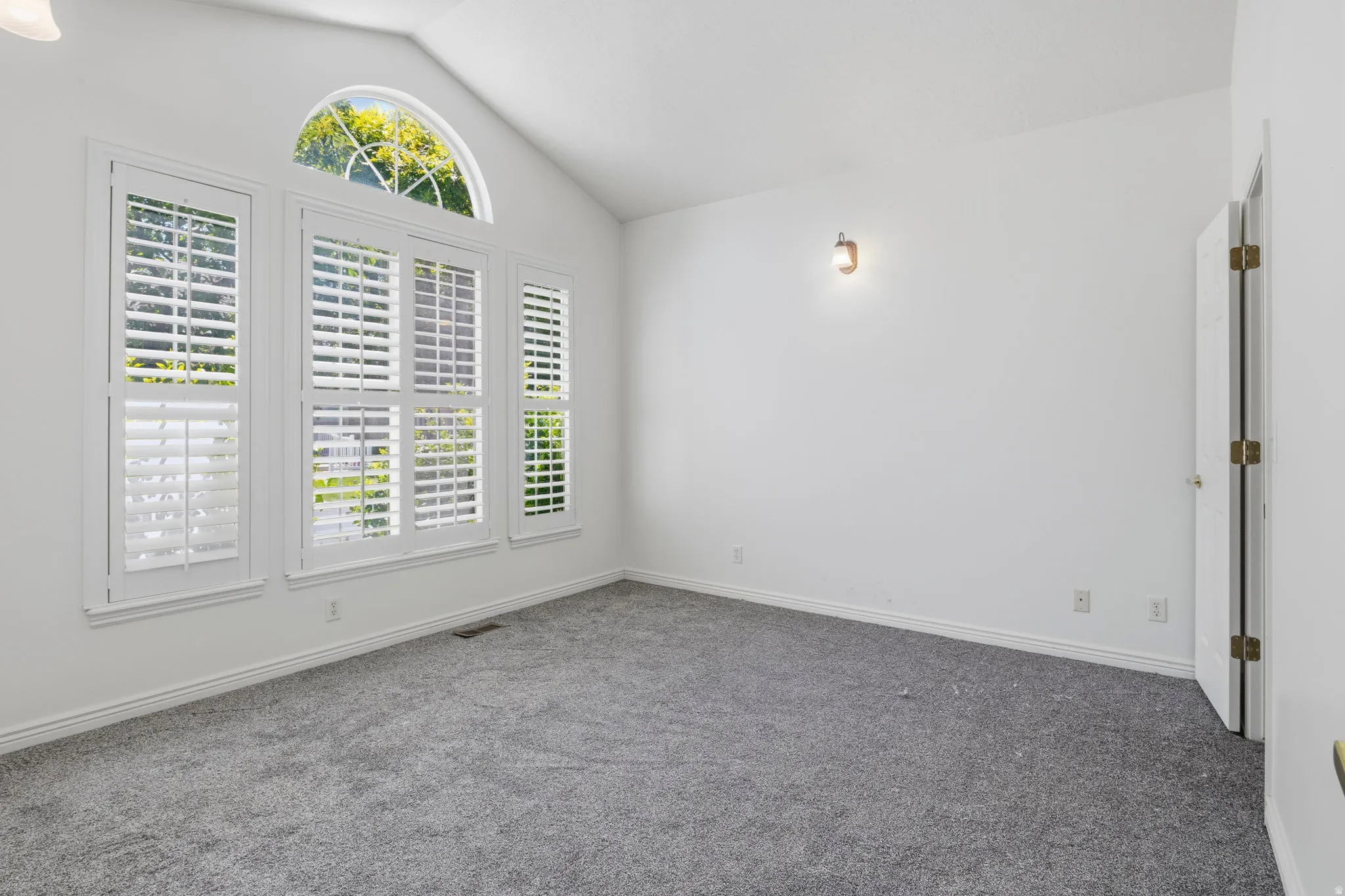 Flex Room: Bedroom, Office, Den, etc.