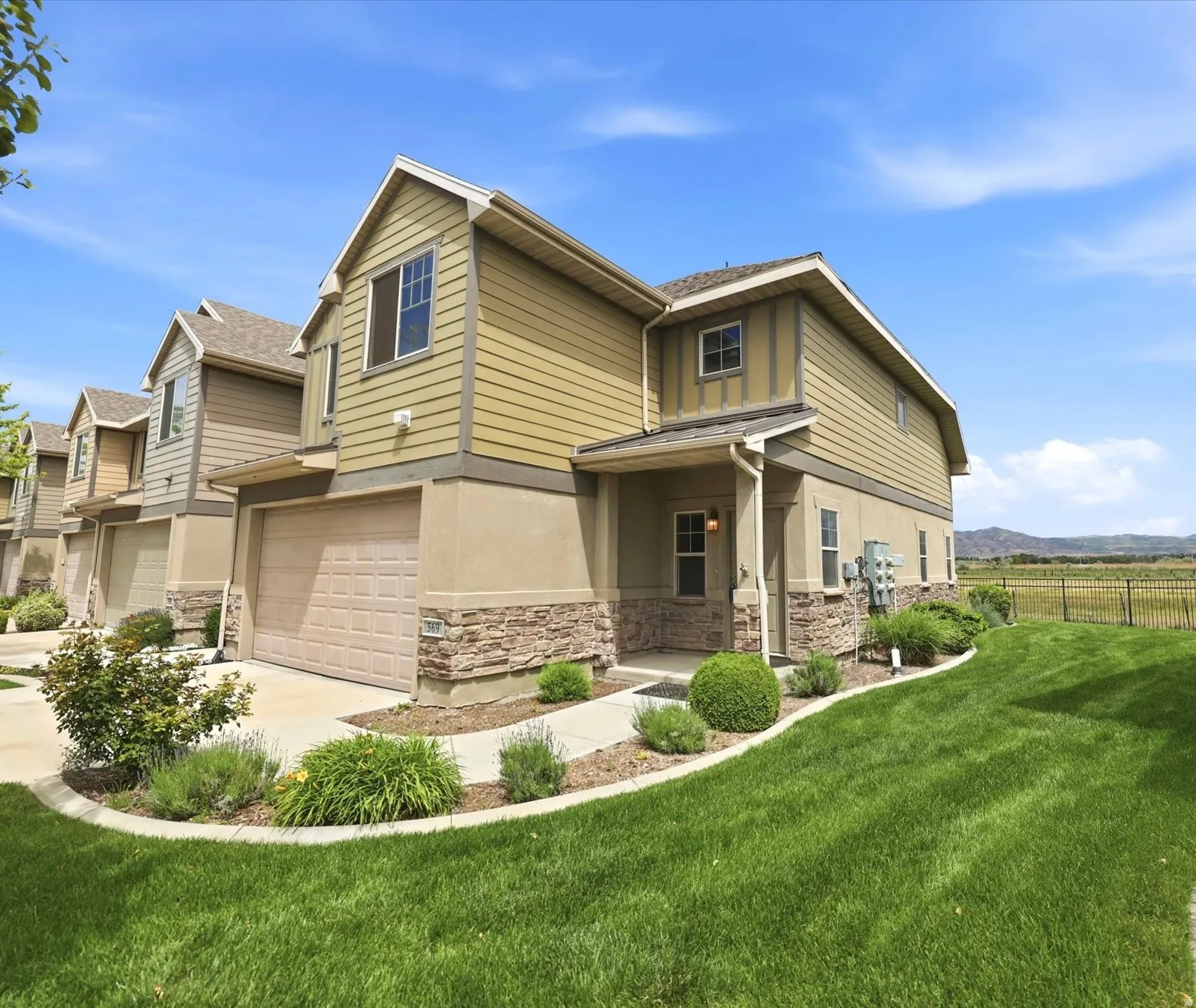 End Unit - Gives privacy and plenty of natural lighting. Rear yard backs up to beautiful views.