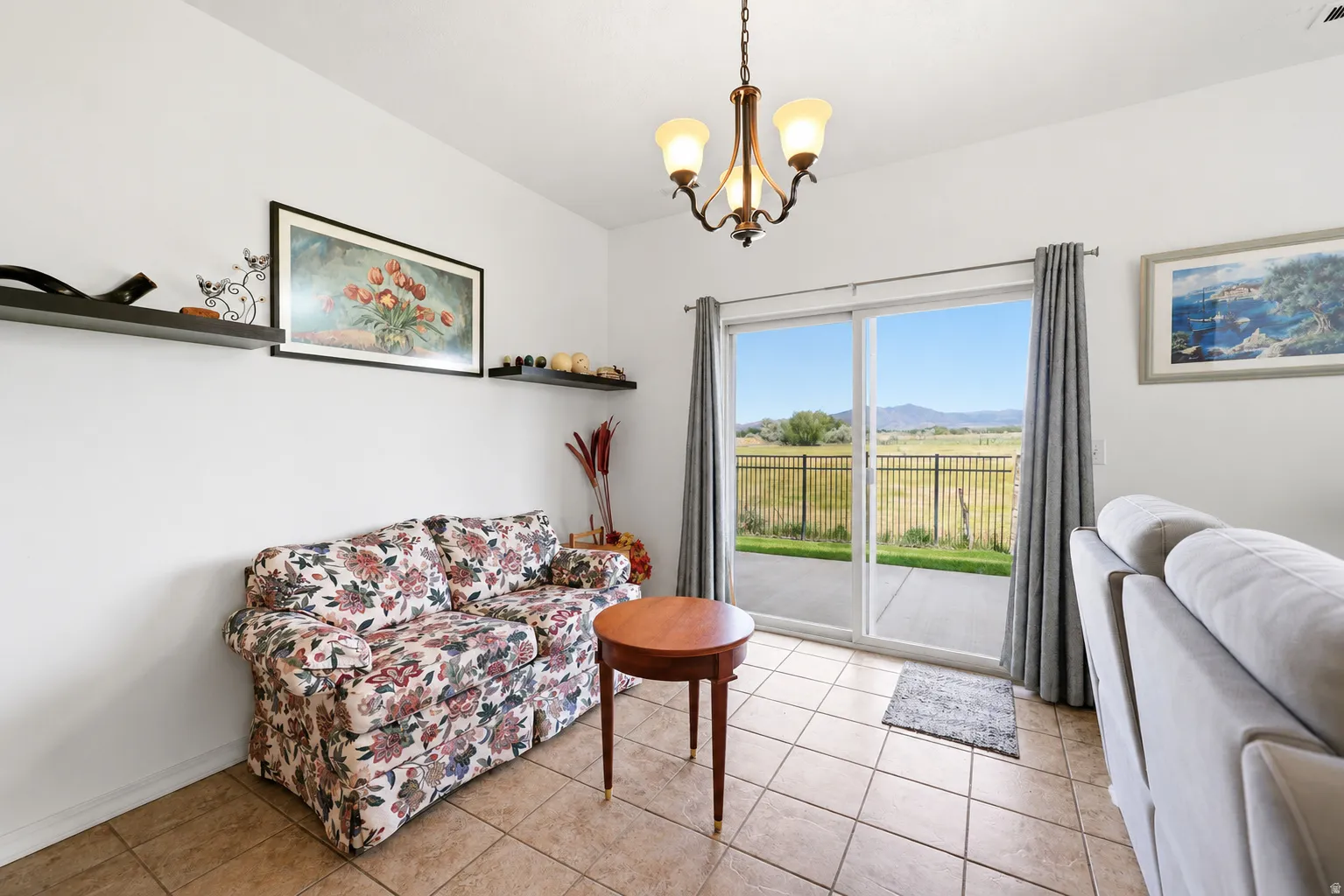 The seller has sold their kitchen table and chairs - HOWEVER this is the ideal space for gathering friends and family.