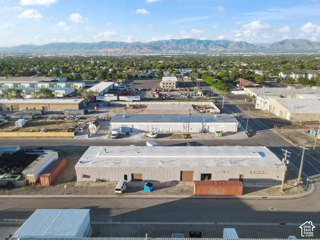 Industrial building with multiple bay doors and a flat roof