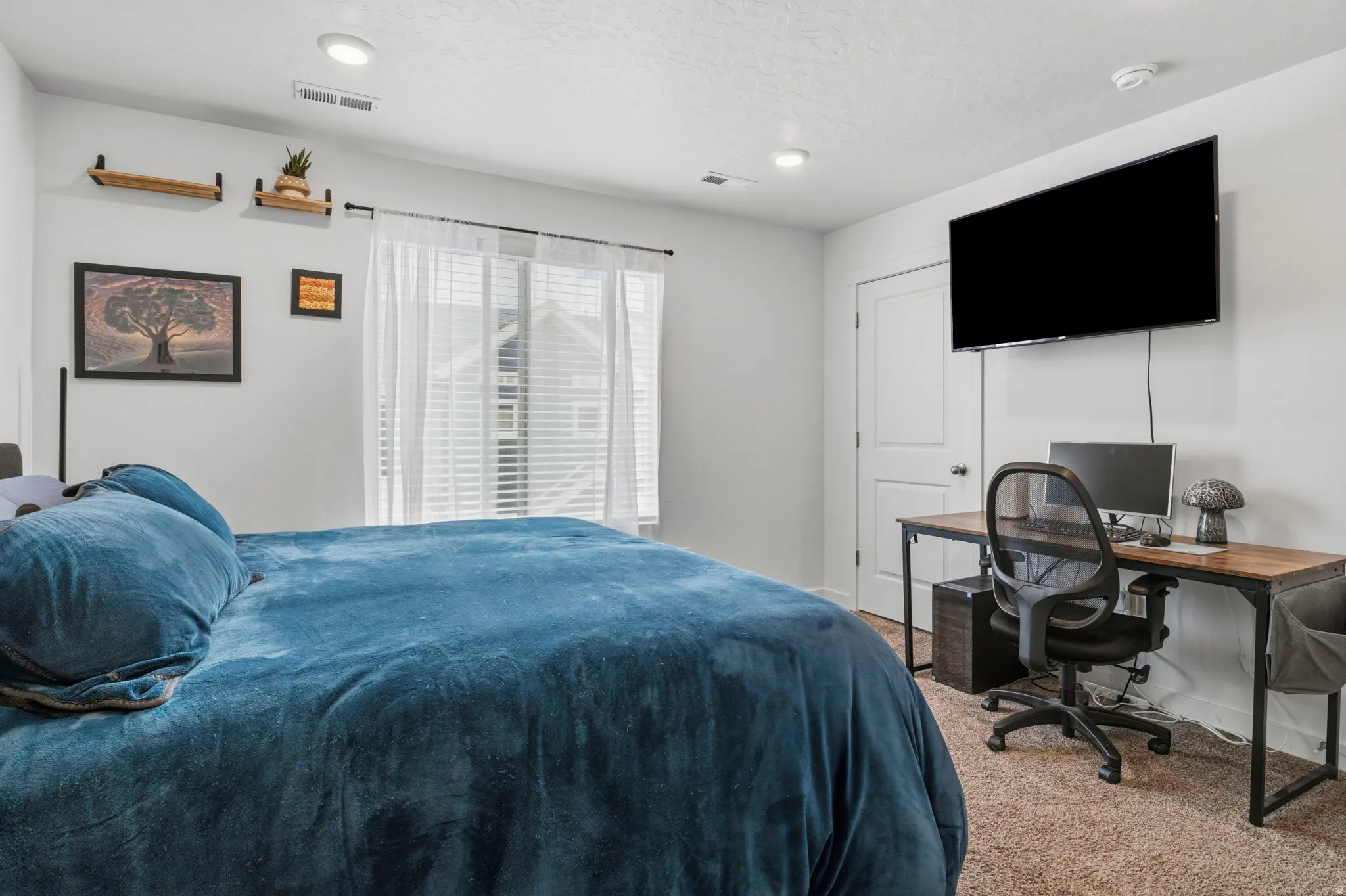 Master Bedroom with walk-in closet