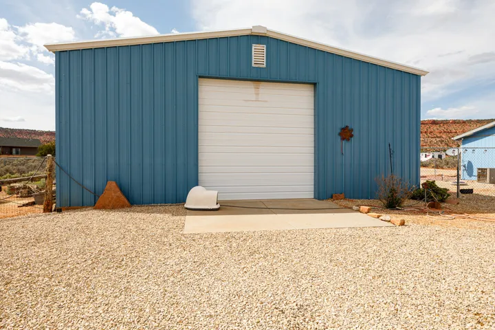 40' x 36' Garage/Shop with double bay