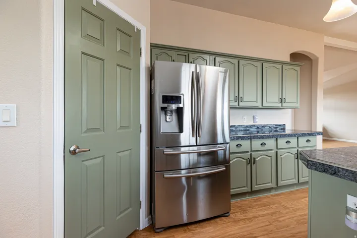 Kitchen pantry