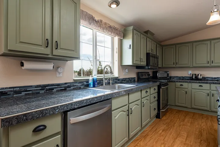 Spacious Kitchen