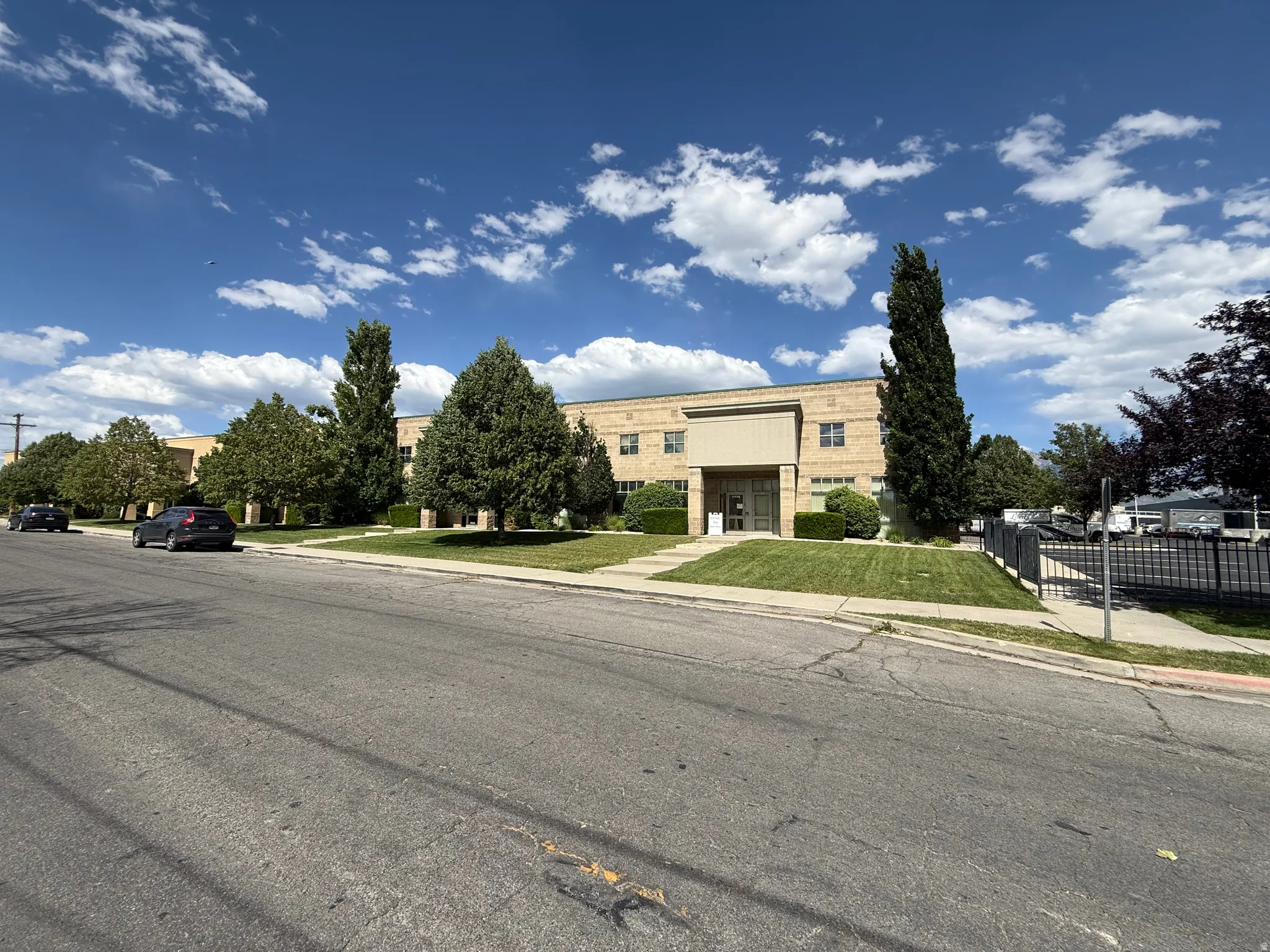 South End Unit in Flex Condo Complex that is Gated, Fenced and Secure..  South End Gate.