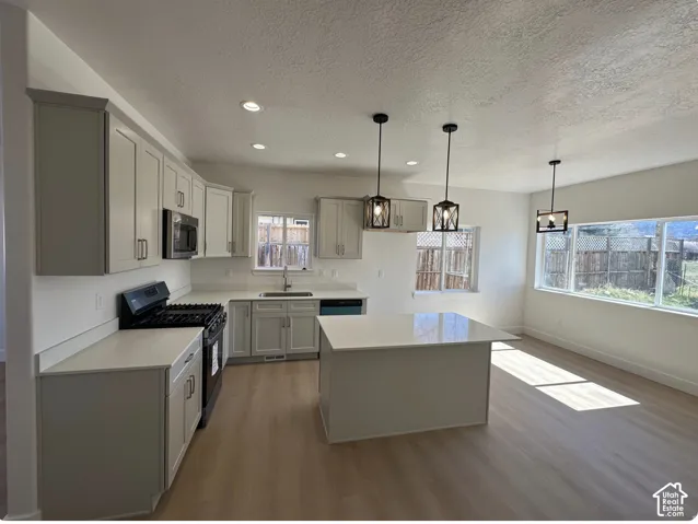 Kitchen with no virtual staging